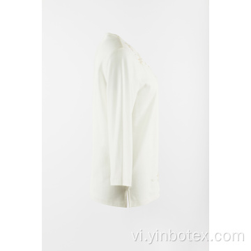 Dệt kim trắng với áo thun 3/4 tay áo